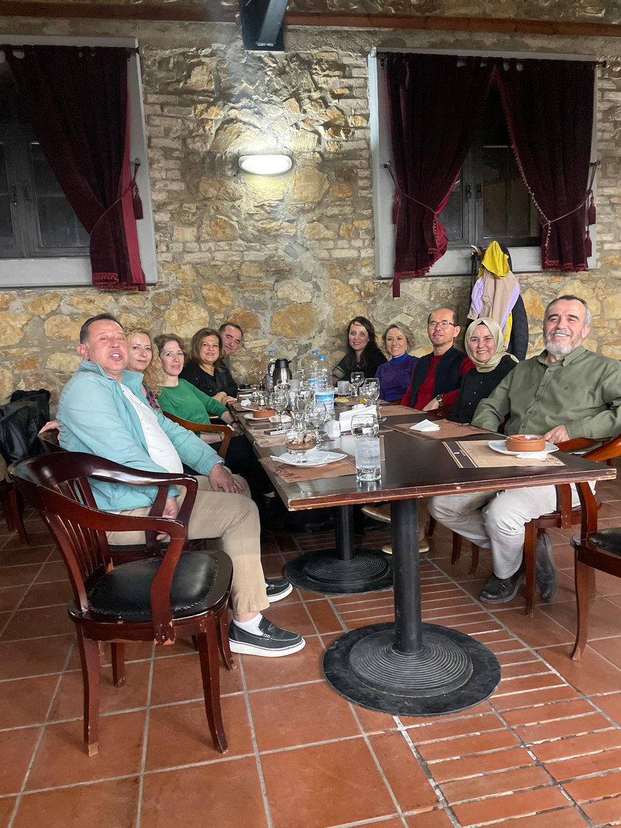 EstuPhysics's tweet photo. Bölümümüz öğretim üyelerinin katılımıyla 7 Mart 2025 günü iftar yemeği düzenlendi https://t.co/PfDCX11fYN