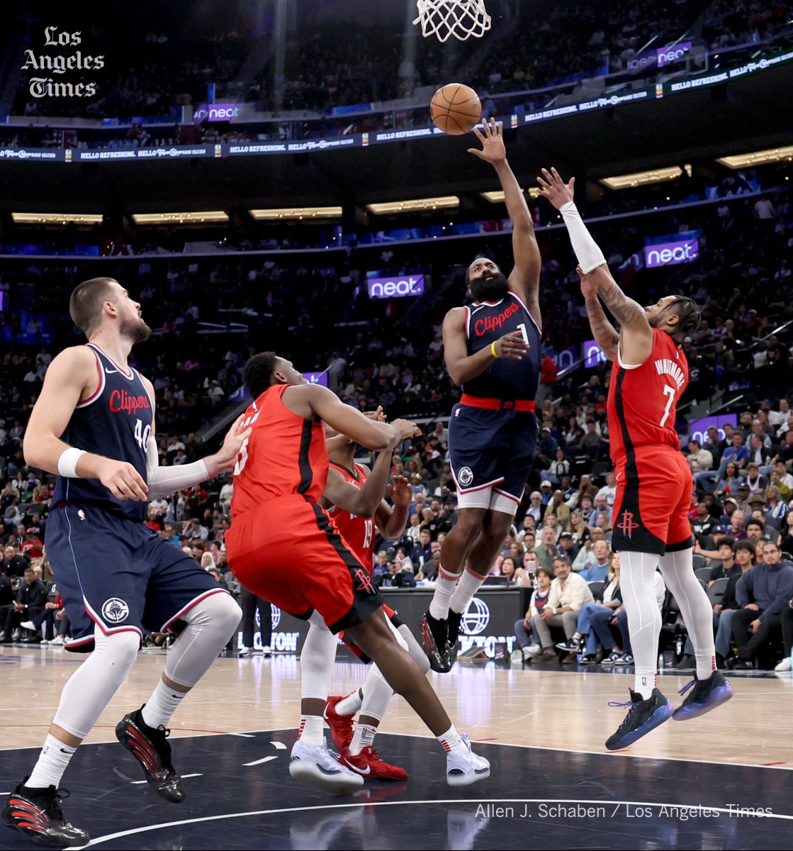 alschaben's tweet photo. Ivica Zubac delivers first triple-double as playoff-focused Clippers beat Rockets #clippers @latimessports @latimesphotos https://t.co/Sx9GF2TeMV https://t.co/ROl8Ug3aGe