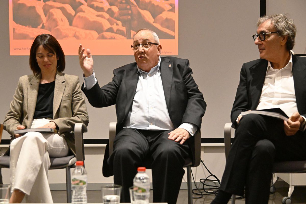 Antoni_Gelonch's tweet photo. A la presentació d la revista HORITZONS ahir a Lleida: foment d l’autoestima, reivindicació d l’ambició, projectes q milloren i arrelen, connectivitat, compromís,…
Gràcies Núria Cervós i Tatxo Benet pl mestratge. Gràcies @francesccanosa x l’empenta.
Compromesos a @Horitzons2050 https://t.co/Rhag8Nl90s