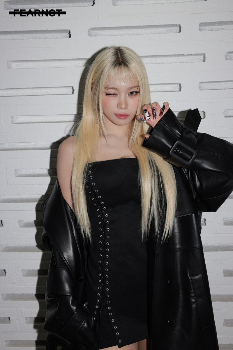 kim chaewon pics tweet media