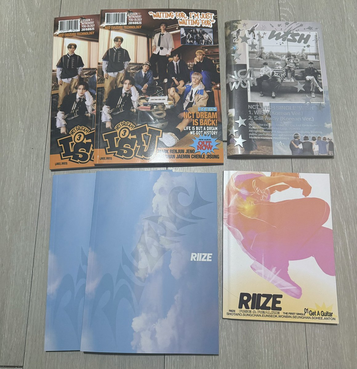 AeOob0's tweet photo. 엔시티 라이즈 개봉 앨범 양도 sell

6장 0.5

포카❌

엔시티 127 wish riize 드림 위시 에이요 캔디 스페셜 ISTJ 잇티제 드리미니 스페셜 포토북 하우스 디지팩 쟈니 태용 유타 도영 재현 정우 마크 런쥔 제노 해찬 재민 천러 지성 시온 재희 료 사쿠야 유우시 리쿠 원빈 은석 앤톤 성찬 소희 https://t.co/g96BWJtLVA
