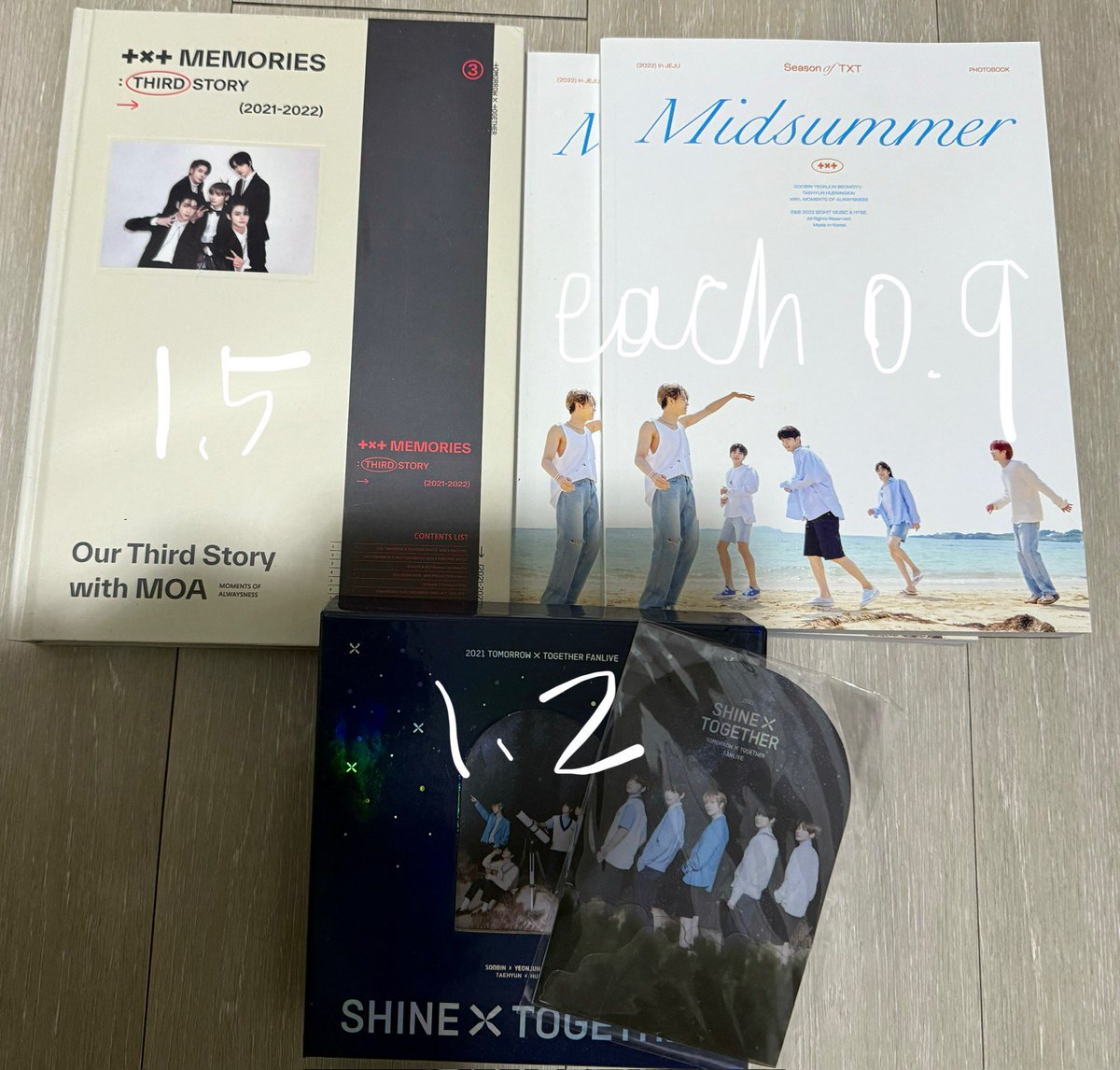 AeOob0's tweet photo. 투바투 개봉앨범 굿즈 양도

photo card ❌
3 photobooks 3.0

txt 수빈 연준 범규 태현 휴닝카이 goods 굿즈 포카 poca 개봉앨범 생일엠디 모아봉 응원봉 룰러바이 템테이션 지비지비 모아키트 데코키트 메모리즈 미드썸머 시그 템테이션 midsummer memories shine together dvd https://t.co/MMNZwiYd82