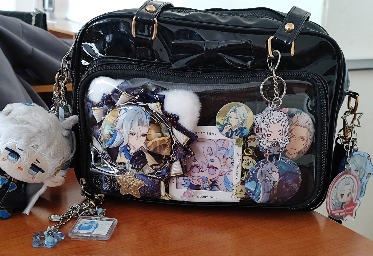 t0_w023908's tweet image. my humble and sloppy itabag😔😔😔