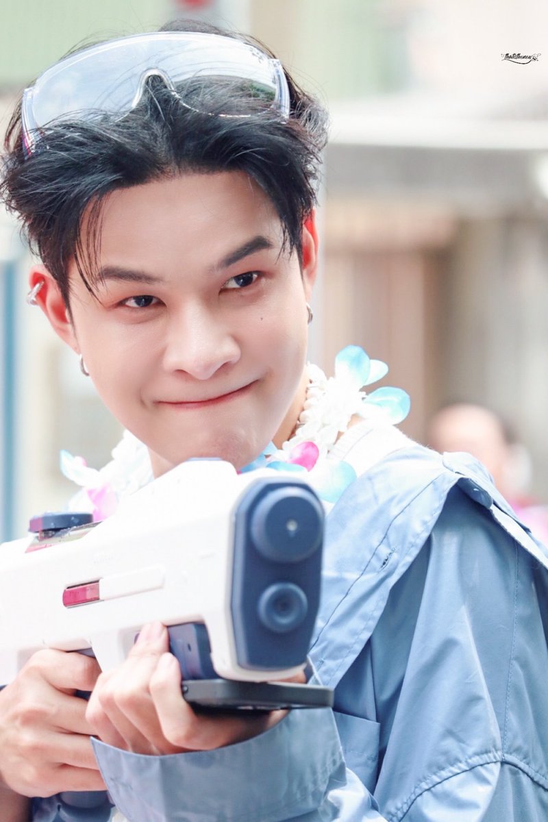 ล็อคเป้าหมาย จู่โจม ปิ้วววว 
#ArtPakpoom