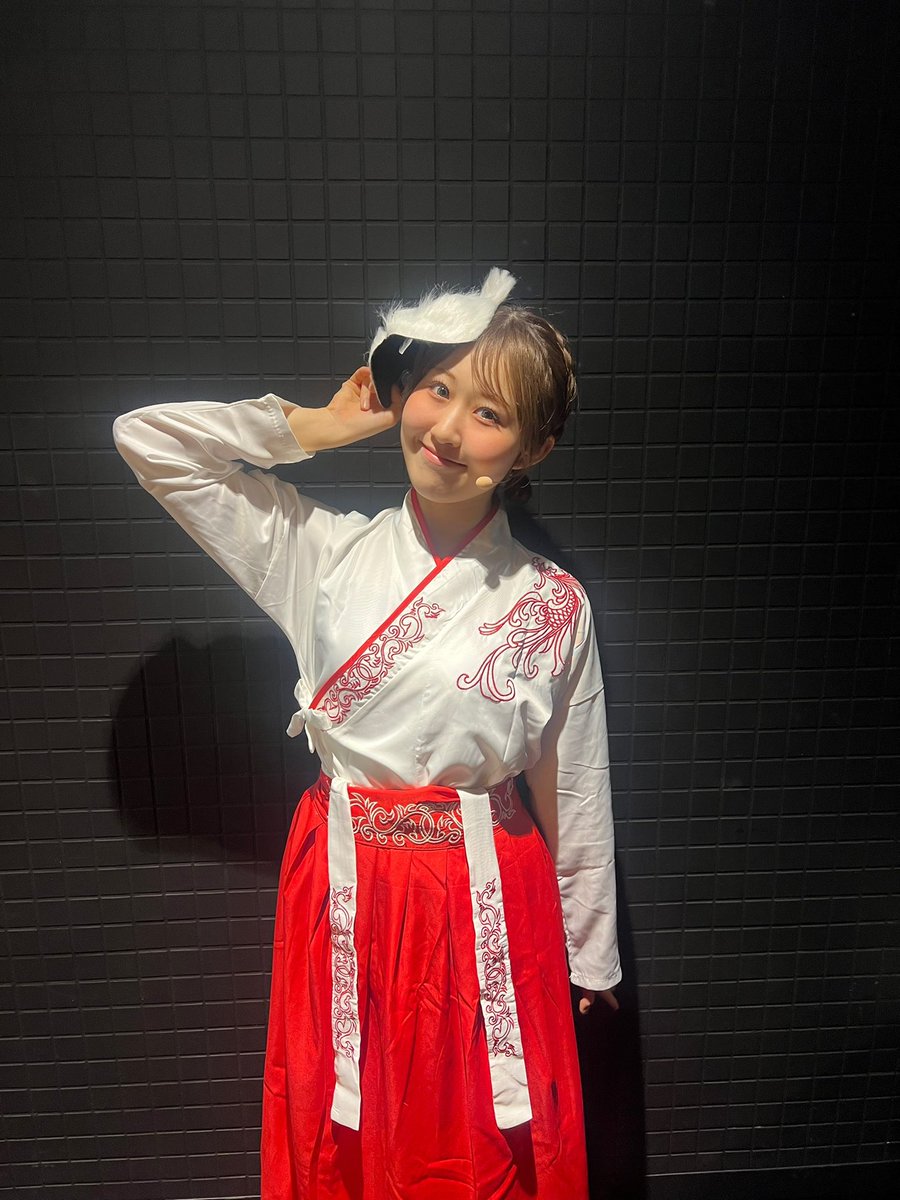 この仮面、実は狐ちゃん🦊🧡

いつか出すタイミングこないかなぁと思っていたら「きつねの日」とやらを発見しまして…今日の4月10日にあげることにしました笑

お洋服、しわしわなのはご愛嬌で、、🥺