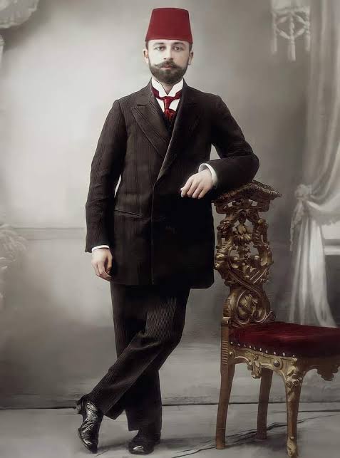 HarpCografyasi's tweet photo. Üzerinden 1000 yıl geçse de yüreğimizdeki sızın da, dualarımızdaki yerin de değişmeyecek.
Sen ve senin gibiler gönüllerde, Nemrut Mustafalar sürgünlerde vatansız yaşayacaklar. 
Ruhun şâd olsun Kaymakam Kemal Bey.💐🇹🇷 https://t.co/rxwZIxssZX