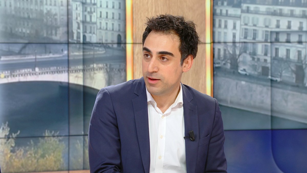 BFMTV's tweet photo. 🔴 EN DIRECT
Volte-face de Trump sur les droits de douane: "une bonne nouvelle" pour la CPME
https://t.co/tMNwF3ZhUs https://t.co/RArfo6RBC0