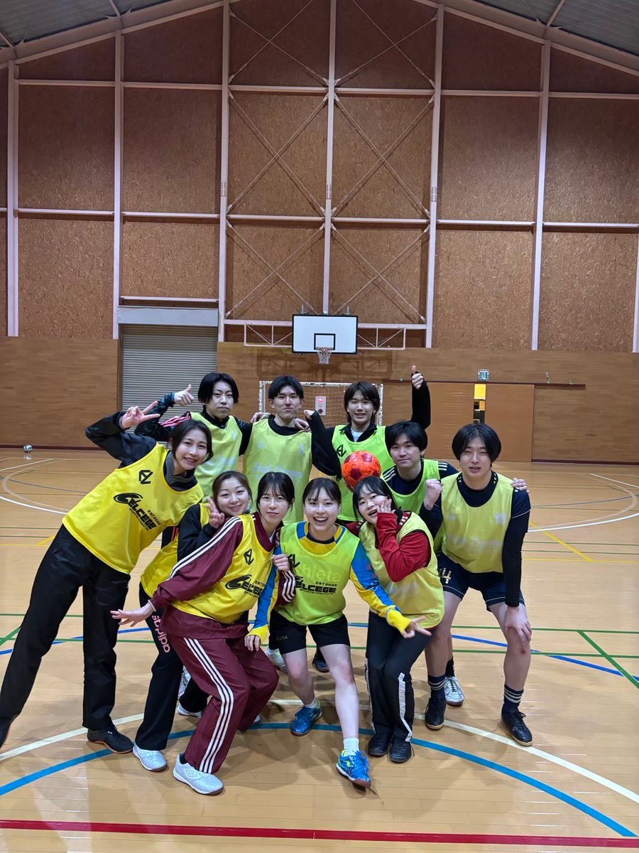 RCCuniv's tweet photo. 【🌸春合宿🤍】
春休みに男プレ女プレ、マネみんなで行く2泊3日の楽しい合宿です！🌟
男女別の練習に加えて、ミックスや学年対抗、バスケやバレーなども楽しめます⛹️🏐
夜は豪華景品のあるレクを行います！
新年度を迎える前に、学年の枠を超えてさらに仲が深まること間違いなしです🎶

#春から立教 https://t.co/mTkMo5r9Db