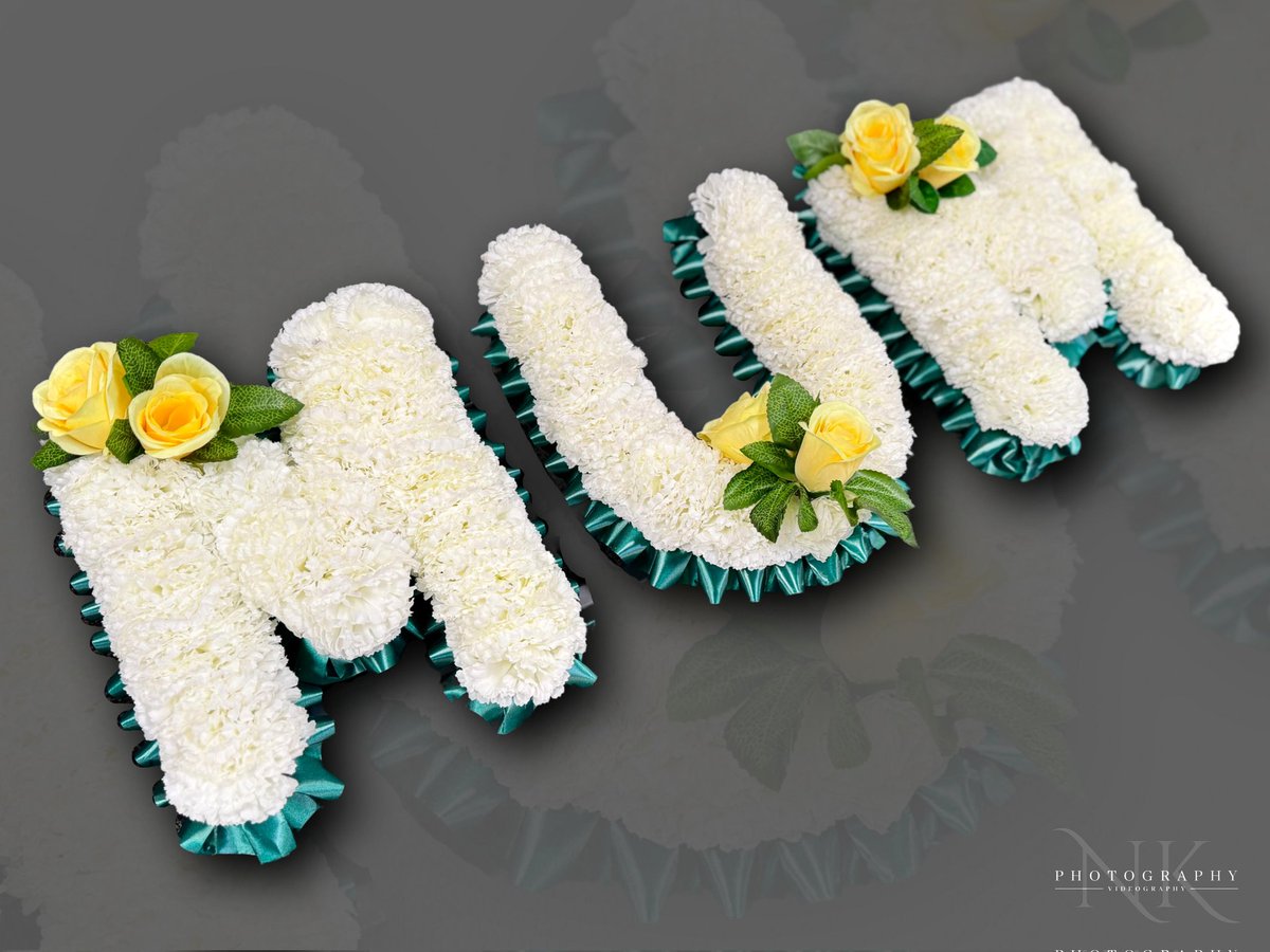 BCM_Funerals's tweet photo. This Week we have been working on some new photo shots at our Ashton branch getting some new photos of our artificial flowers we hire out to families. We have a wide range of lettering and coffin toppers available
#Flower #flowers #funeralflowers #artificialflowers #flowerhire https://t.co/gSNfm2wCQA