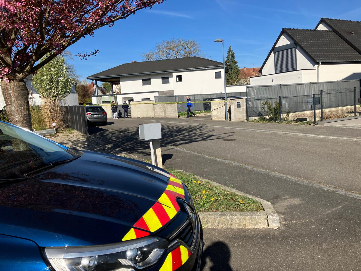 F3Alsace's tweet photo. L'homme de 64 ans a été mis en examen pour meurtre et tentative de meurtre mercredi 9 avril. #Muttersholtz #faitsdivers #alsace
https://t.co/z7IJg6lkso https://t.co/Odqw3OJlAs