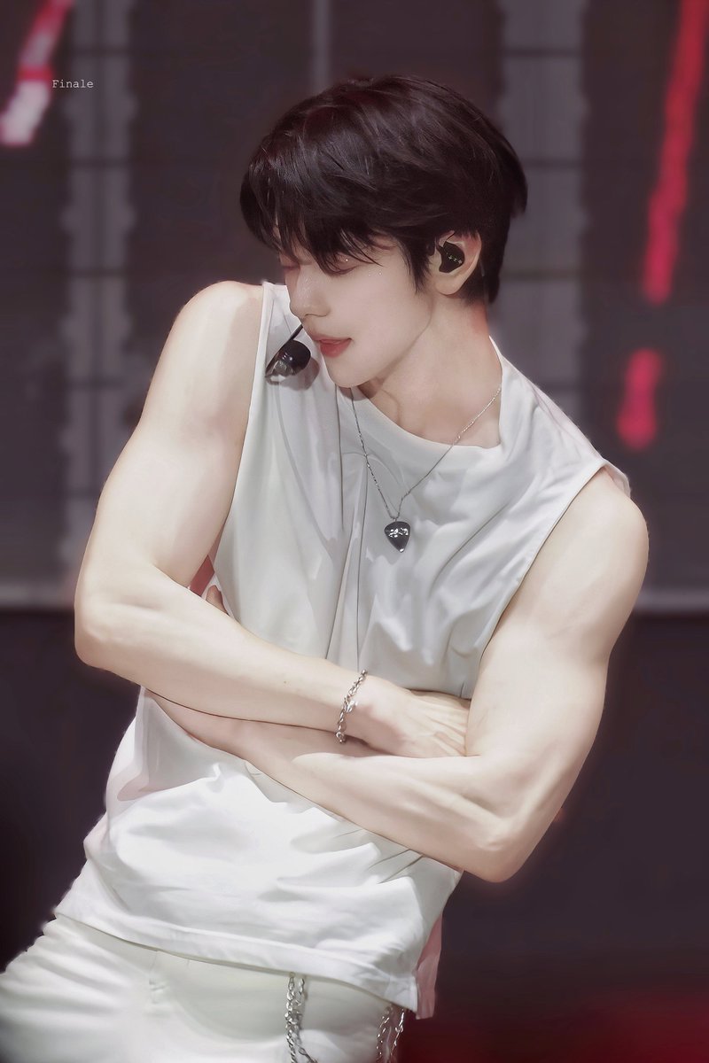 250405

#수빈 #SOOBIN #スビン
#TXT #투모로우바이투게더
#TXT_수빈
#Axeceremonia2025