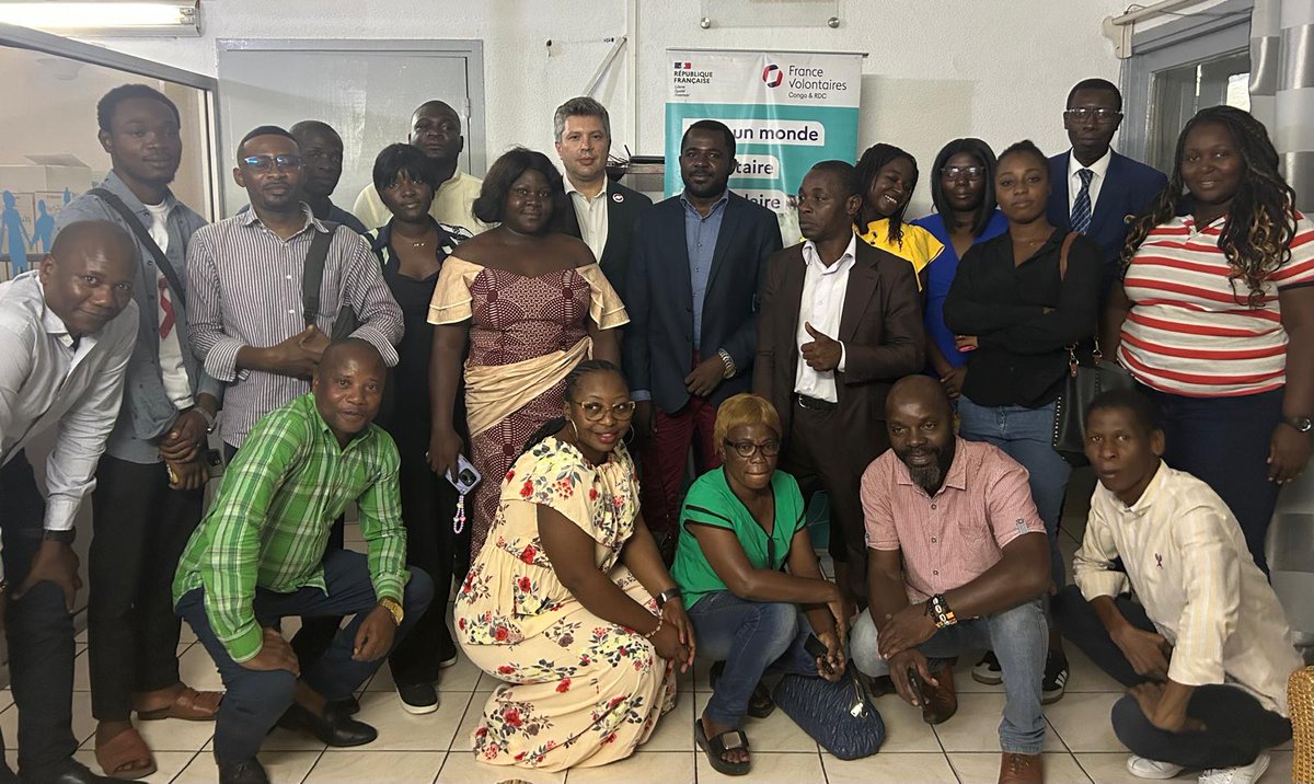 cosse_thomas's tweet photo. 🇨🇬 Mission ++ à Brazza :
👉 53 #VIES en soutien à une diversité de partenariats et d'enjeux
👉 des programmes soutenus par @francediplo : V-Forets #DENVA #TEVO
👉une dynq appuyée par @ambafran_congo ac l'equipe🇫🇷 et 🇪🇺
👉des perspectives pr 📈 les echanges de VIES 🇫🇷🤝🇨🇬 https://t.co/37XCDy8XJO