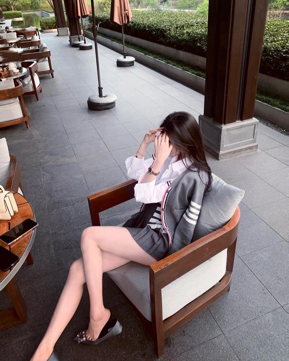 __queen1227's tweet photo. 有人要跟我玩OL嗎？#交友 #流量密碼 https://t.co/d7oAJrsfcr