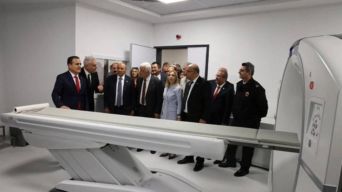 Sağlıkta kan donduran olay! Yenidoğan skandalı gibi...

Muğla Eğitim ve Araştırma Hastanesi'nde büyük skandal! 

Nükleer Tıp Merkezi teknisyenleri, tiroid sintigrafisi çeken hastalara kılavuzların çok üzerinde radyoaktif madde enjekte ettiği iddia ediliyor.

Amaç, çekimleri