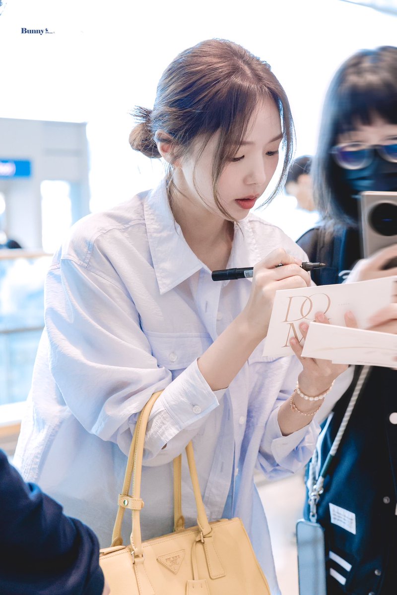 250410
ICN🛫

🩵🤍
#채수비 #ChaeSooBin #蔡秀彬