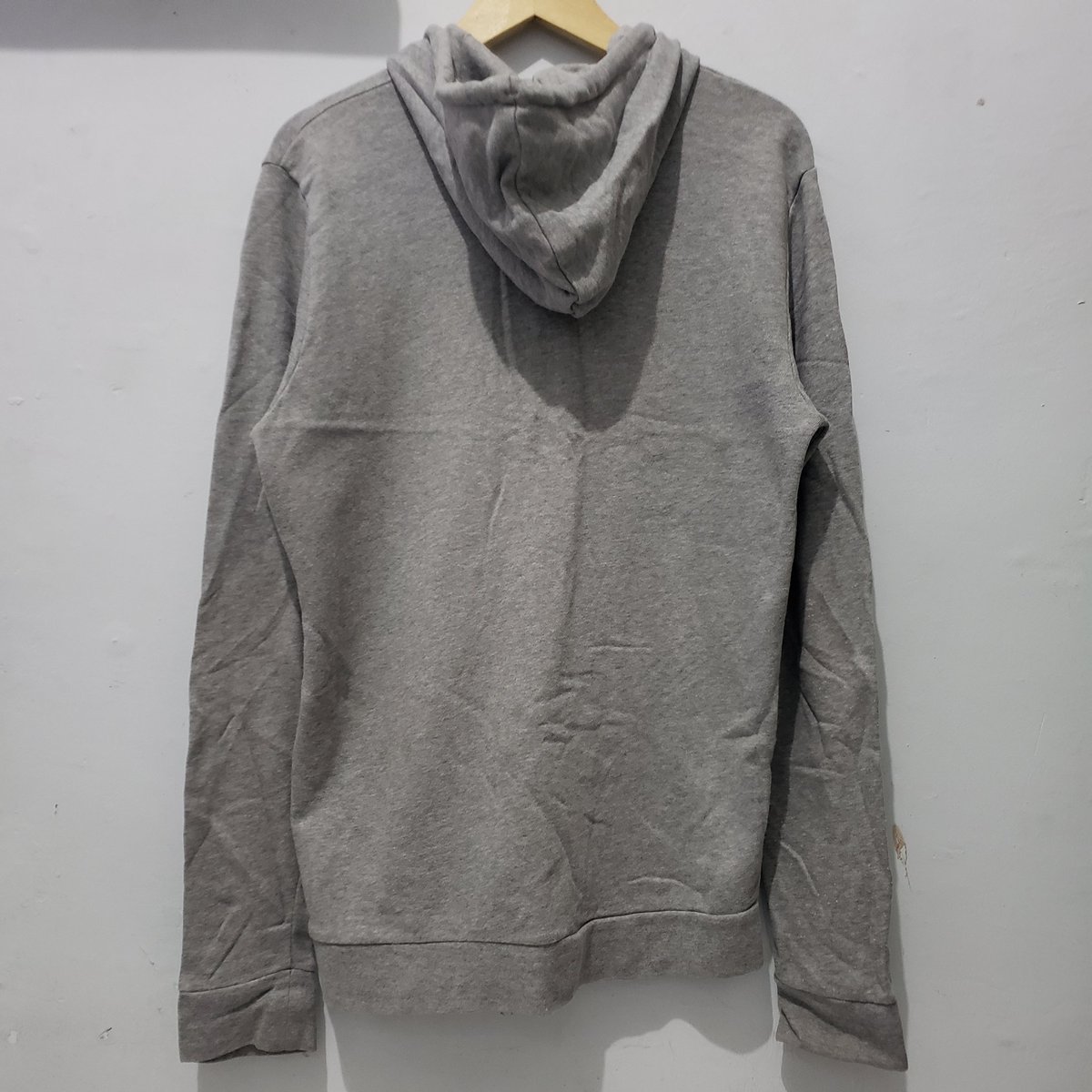ninahrln's tweet photo. wts preloved jaket zipper hoodie (cutting brand) 42k incld admin oren🍊 https://t.co/oxCF5SW3CW