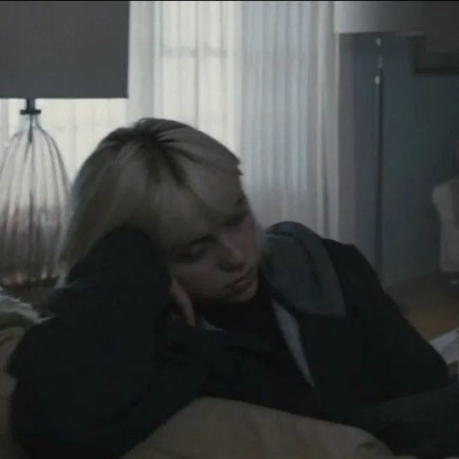 venuscomett's tweet image. hi, just a reminder that in male fantasy, billie talks about pornography, therapy, eating, and a girl she used to be friends with years ago, all because she's trying to distract herself from a relationship she can't get over, and she's pretending to be okay