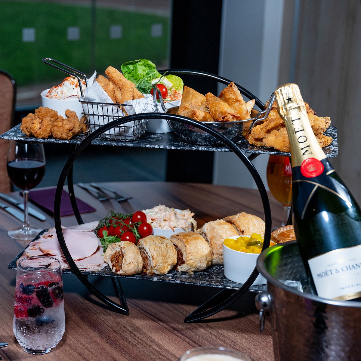 🥂Elevate Your Night in Our VIP Boxes!🏁

Get the best of everything:
⭐ Private balcony
🍽️ Hot &amp; cold buffet
🍾 Mini &amp; full bar service
🐾 Thrilling greyhound racing
🎶 Live music after the last race

Make it one to remember 👉 tinyurl.com/2uyh6prr
#GreyhoundRacing #LiveMusic