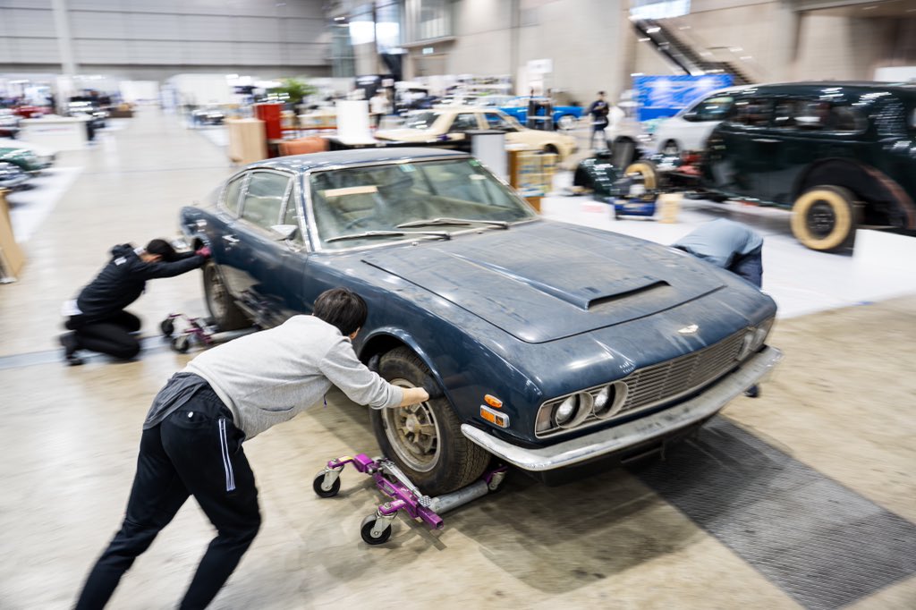 Automobile_twit's tweet photo. 日本にも、こんな奇跡があるんです。

バーンファインドされた〝Aston Martin DBS〟

是非、間近でご覧ください。

▼前売チケット好評発売中
https://t.co/d4nAm5VU2n

#automobilecouncil 2025
 #オートモビルカウンシル 2025 #幕張メッセ https://t.co/elbsqGN6wS
