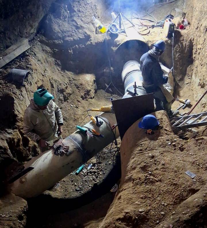 _ESVAL's tweet photo. #EsvalInforma Producto de complejidades en faenas de conexión de redes de agua potable, debimos extender corte programado que afecta al sector de Placilla, en #Valparaíso. Nuestros equipos trabajan para subsanar la situación y estamos apoyando con 5 camiones aljibes que recorren la zona, estimando la reposición gradual del servicio a partir de las 10:00 horas de este jueves