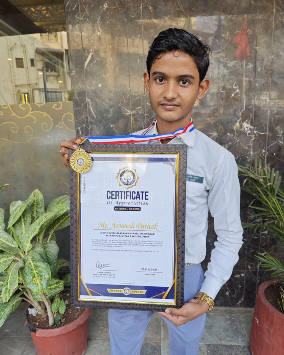 acebookofrecord's tweet photo. 🚀 Meet Avneesh Pathak – the Young Innovator changing the game in border safety! 🇮🇳
#InnovationInIndia #YouthPower #IndianTalent #STEM #TechForNation #ProudMoment #FutureScientist #EngineeringMind #MakeInIndia  

Read more at:
https://t.co/8FrvMYjqpg https://t.co/ur9xhoXKYo