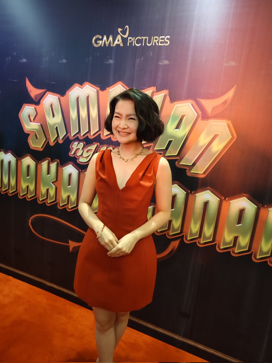 etherealbd's tweet photo. there she is! hello barbs @dealwithBARBIE
looks stunning and fresh for tonights premiere. 

#MakasalanangPremiereNight
#BarDaWalangHopia https://t.co/c3dB7Tb3yw