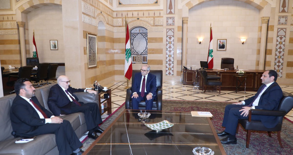 رئاسة مجلس الوزراء 🇱🇧 (@grandserail) on Twitter photo التقى الرئيس #نواف_سلام الوزير السابق زياد مكاري وعرض معه الاوضاع العامة.
كذلك استقبل الامين العام المساعد- رئيس مركز جامعة الدول العربية في بيروت السفير عبد الرحمن الصلح.
#مجلس_الوزراء #لبنان #pcm التقى الرئيس #نواف_سلام الوزير السابق زياد مكاري وعرض معه الاوضاع العامة.
كذلك استقبل الامين العام المساعد- رئيس مركز جامعة الدول العربية في بيروت السفير عبد الرحمن الصلح.
#مجلس_الوزراء #لبنان #pcm