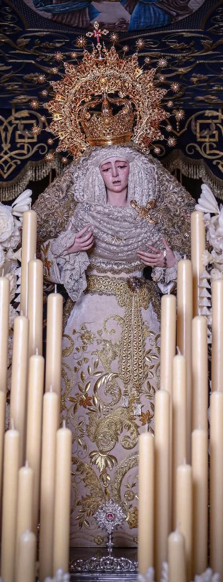 jsanchezdlreyes's tweet photo. Este año, las Dolorosas trianeras visten sayas fruto de mi trabajo de diseño o reconstrucción; lo mejor que puedo ofrecerles. Me falta la Virgen ante la que fuí bautizado; La  O, pero estamos con la túnica de su Nazareno que es otro gran trabajo que casi que vale por tres sayas.. https://t.co/8m1eS0yftr