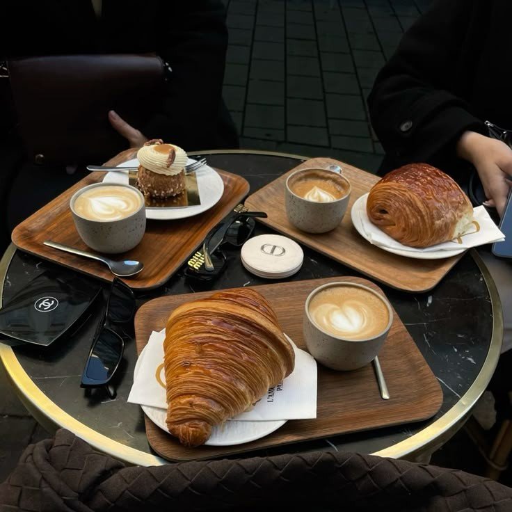 _annnsophie's tweet photo. coffee break https://t.co/8BfD3hJPw0