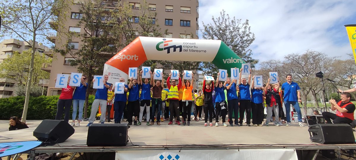 mem_educatiu's tweet photo. Celebrem la 7a edició del dia de l’educació física al carrer (DEFC) a #Mataró. Gràcies als docents, sobretot G.T. Pla Català de l'Esport i d'educació física del @mem_educatiu i l'organització del @CEMaresme 
2000 infants de 30 centres educatius!
#DMAF2025 #tempsdemoures https://t.co/0MMi55JBJ8
