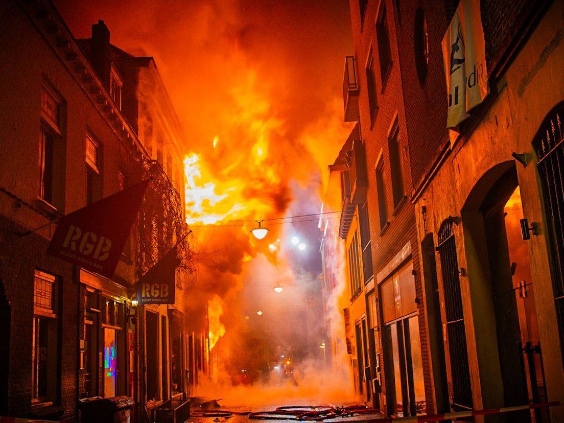 OmroepGLD's tweet photo. Arnhem ontsnapte bij stadsbrand aan grotere ramp https://t.co/cG13wr0El7 https://t.co/KuURUh7Wfs