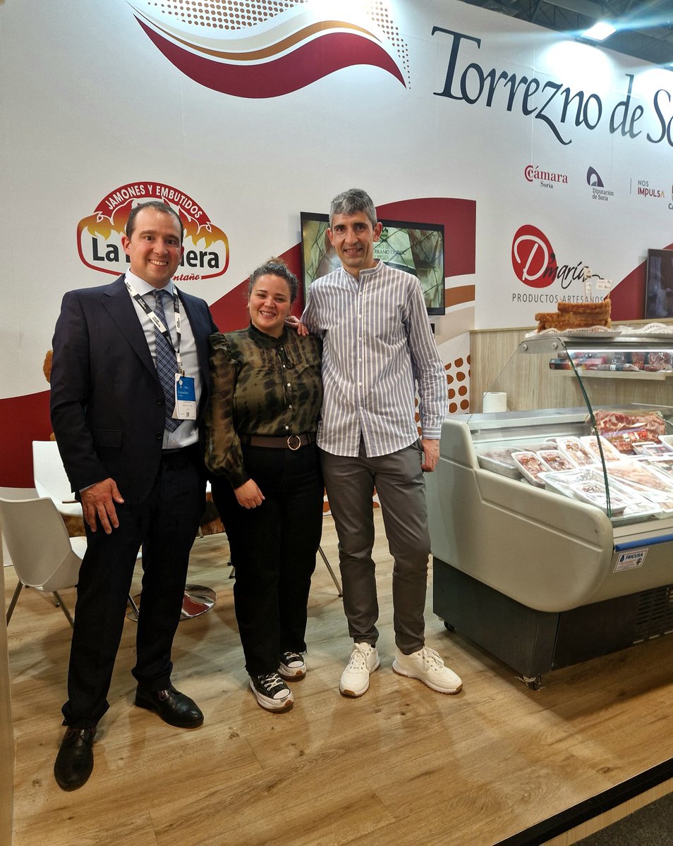 🏃 ¡Hoy es tu última oportunidad para visitarnos en el Salón Gourmets! Estamos en el Pabellón 4, en los stands de <a href="/tierradesabor/">Tierra de Sabor</a> y @torreznodesoria  ¡Ven a degustar la tradición de Embutidos La Hoguera🔥!
#SalonGourmets2025 #SG #EmbutidosLaHoguera #TierradeSabor #TorreznodeSoria