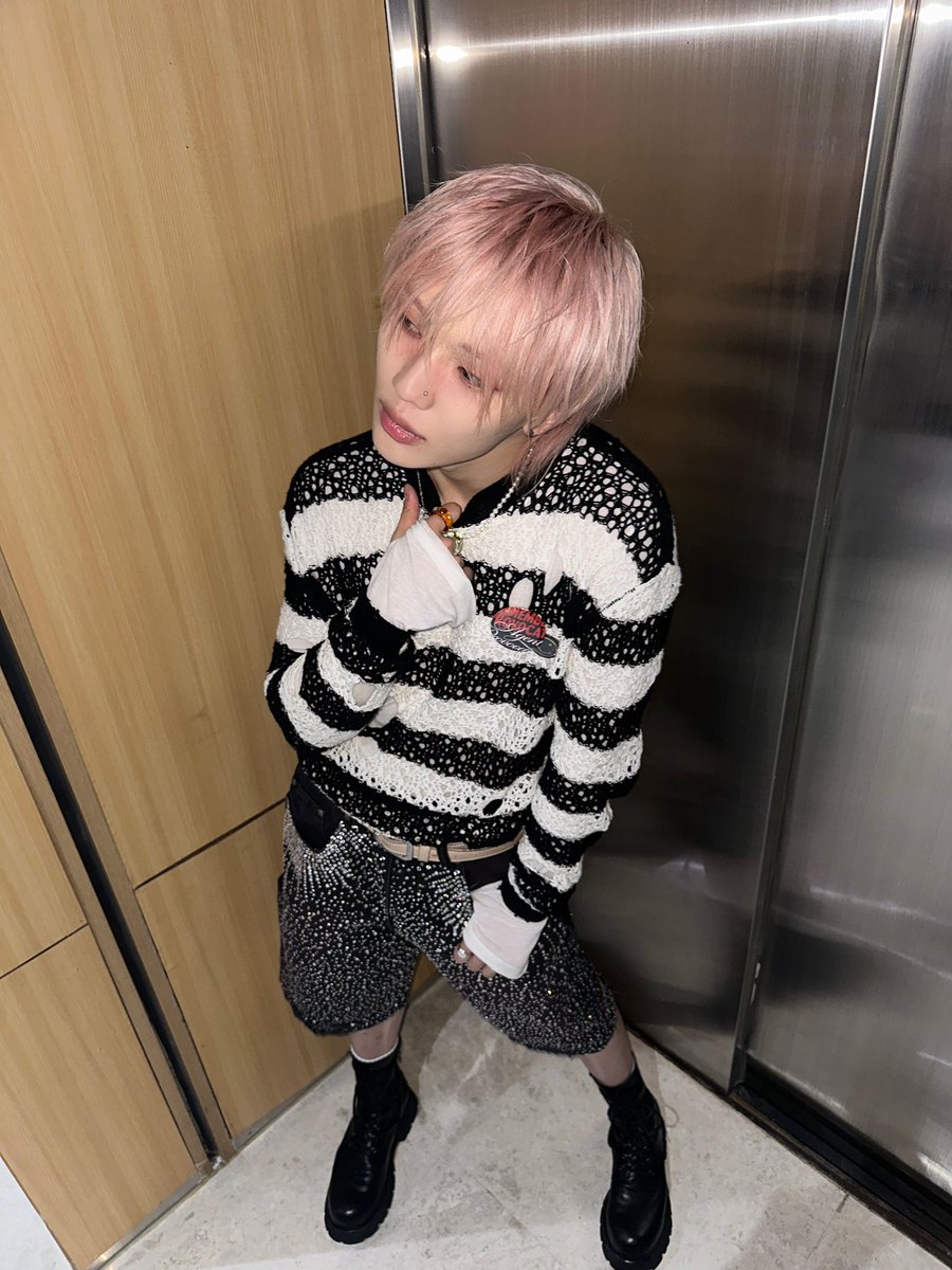 찾았다🤩 “M COUNTDOWN” 포토존📸

#TNX
#천준혁 #JUNHYEOK