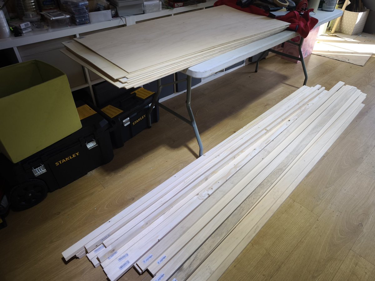 MarinoPatxi's tweet image. Comenzamos el proyecto de #DisasterCityValencia en el cual @APTBBomberos proveerá de una ciudad en miniatura para la formación #GOM de Mandos de Bomberos.

8 módulos en donde habrá:
👉Puerto Comercial
👉Industrias
👉Ámbito urbano 
👉Edificios de gran altura
👉Interfaz Urbano