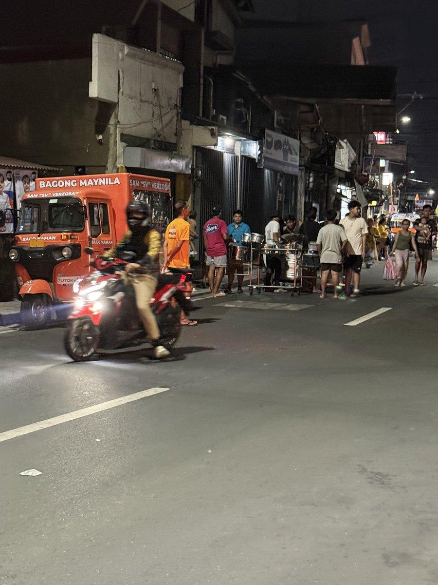 whykn0ts's tweet photo. Bagong Maynila daw pero nkaharang  pa din sa main kalye?! Masikip n po s G tuazon nkakatraffic … sana itabi  ung band Sam SV Versoza for mayor https://t.co/NJFp2Qw6uq