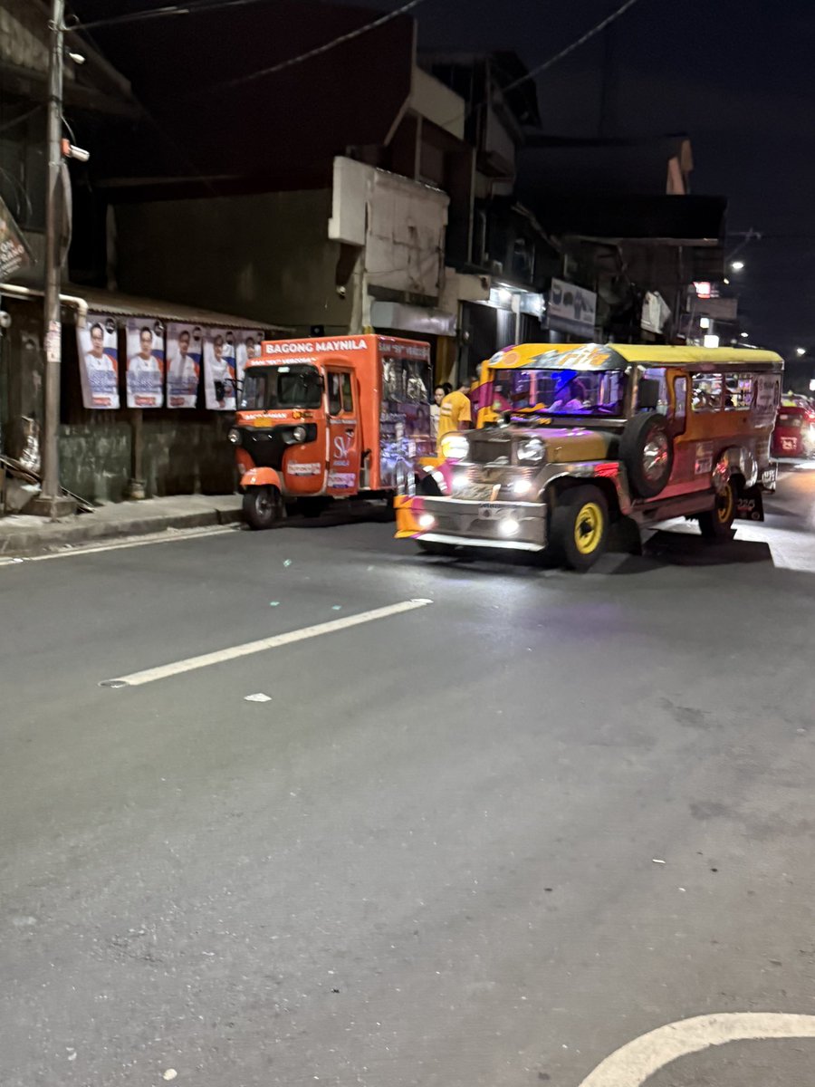 Bagong Maynila daw pero nkaharang  pa din sa main kalye?! Masikip n po s G tuazon nkakatraffic … sana itabi  ung band Sam SV Versoza for mayor