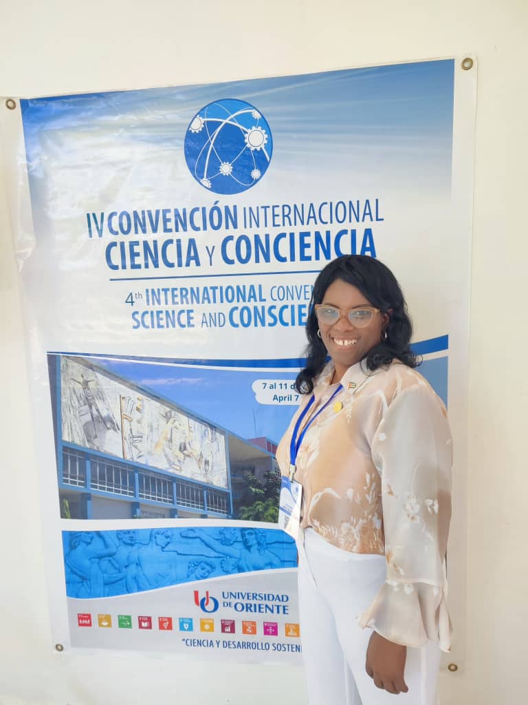 DianaSedalYanes's tweet photo. Seguimos socializando conocimientos y resultados en un contexto donde vale el aplauso, el beso, el amor para construir una ciencia comprometida y pertinente. #IVConvenciónInternacional
#CienciaYConciencia https://t.co/yj1vZU0QNx