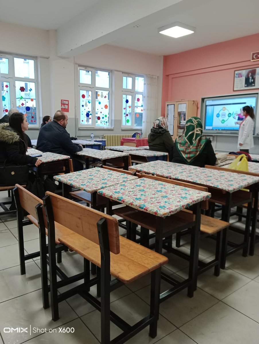 Nuhoğlu Vakfı Ramiz Yıldırım Halk Eğitimi Merkezi (@hayrathem61) on Twitter photo 📚 Türkiye Yüzyılı Maarif Modeli Kapsamında Aile Okulu Projesi,
🏫 Hayrat Borsa İstanbul İlkokulu’nda başladı!
👨👩👧👦 Güçlü aile,güçlü toplum!
<a href="/hasan_uygun91/">hasan uygun</a>
<a href="/mdemircioglu01/">Mustafa DEMİRCİOĞLU</a>
<a href="/HayratMEM/">Hayrat İlçe Milli Eğitim Müdürlüğü</a>
<a href="/Trabzon_MEM/">Trabzon İl Milli Eğitim Müdürlüğü</a>
<a href="/mebhbogm/">MEB Hayat Boyu Öğrenme Genel Müdürlüğü</a>
#AileOkulu #HayatBoyuÖğrenme #MarifetYüzyılı #MEB 📚 Türkiye Yüzyılı Maarif Modeli Kapsamında Aile Okulu Projesi,
🏫 Hayrat Borsa İstanbul İlkokulu’nda başladı!
👨👩👧👦 Güçlü aile,güçlü toplum!
<a href="/hasan_uygun91/">hasan uygun</a>
<a href="/mdemircioglu01/">Mustafa DEMİRCİOĞLU</a>
<a href="/HayratMEM/">Hayrat İlçe Milli Eğitim Müdürlüğü</a>
<a href="/Trabzon_MEM/">Trabzon İl Milli Eğitim Müdürlüğü</a>
<a href="/mebhbogm/">MEB Hayat Boyu Öğrenme Genel Müdürlüğü</a>
#AileOkulu #HayatBoyuÖğrenme #MarifetYüzyılı #MEB