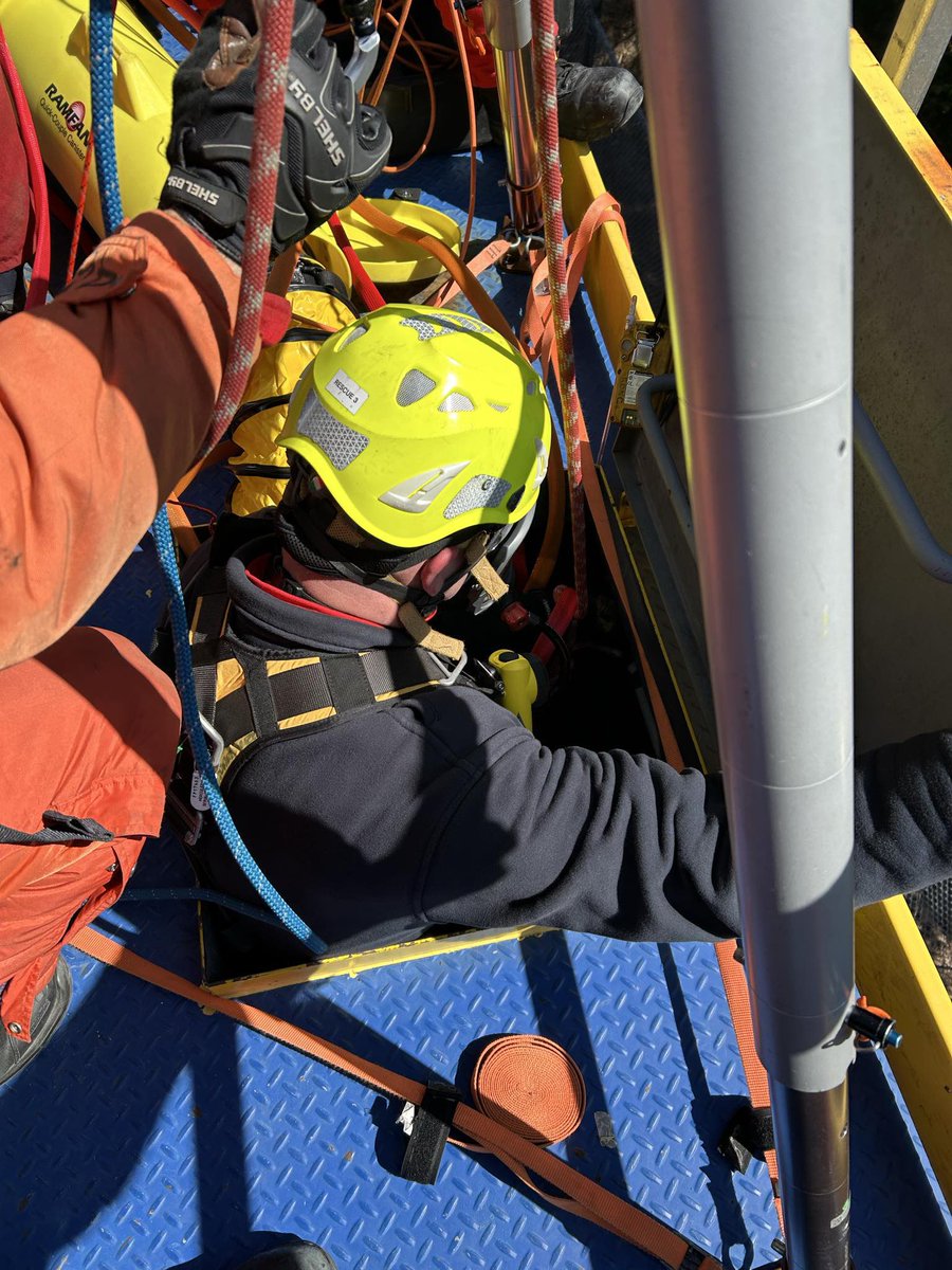 hfxfirefighters's tweet image. Week 3 of the Technical Rescue course focused on confined space — some of the toughest, most dangerous scenarios @hfxfirefighters train for. These low-frequency, high-risk incidents require precision, teamwork, and preparation.

#hfxfirefighters #confinedspace #technicalrescue