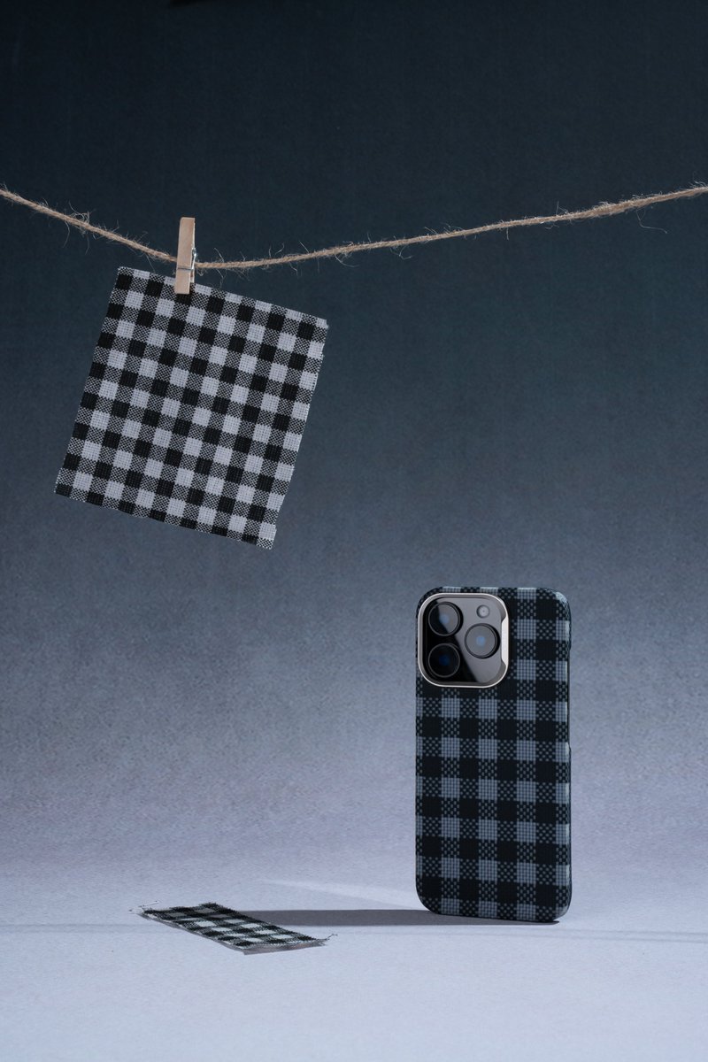 Benks_Official's tweet photo. Team Vichy Black or Red?👀

🛒 | https://t.co/y9JVuc9hGI

#benks #iphonerepair #iphone16promax #iphone16pro #iphonecase #MagSafecase #iPhoneAccessories #modernart #gridpattern https://t.co/PvPkocrHs8