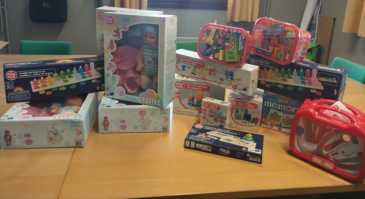 14007246P's tweet photo. Tal y como se acordó en Junta Directiva y Asamblea Ordinaria de socios, nuestra  AMPA ha procedido a la compra de material de juegos educativos para las clases de infantil.
Esperemos que les guste a nuestros niñ@s
 y disfruten de ellos. https://t.co/nJlMOmMS3x