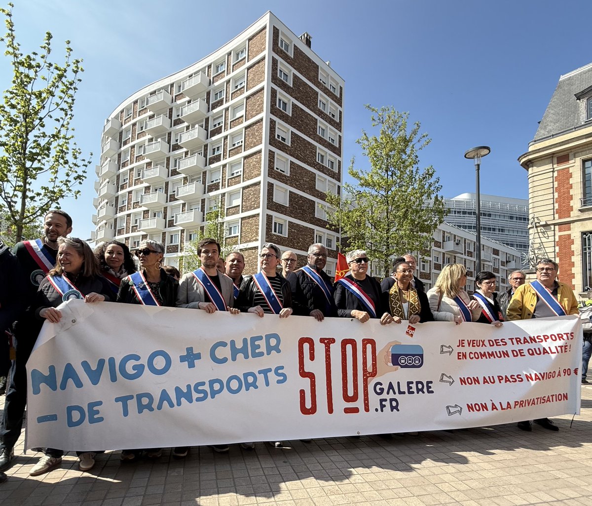 🚩 Rassemblement historique sous les fenêtres de la Région

🚌 Les conducteurs de bus RATP dénoncent la privatisation imposée par Valérie Pécresse

Aux côtés de la <a href="/CgtRatp/">CGT-RATP</a> <a href="/SudRatp/">SUD-RATP ®️</a>, les élus <a href="/GaucheComIDF/">La Gauche communiste écologiste et citoyenne</a> sont présents avec le collectif d’usagers et d’élus <a href="/STOPGALEREIDF/">STOP GALÈRE : Transports IDF</a>