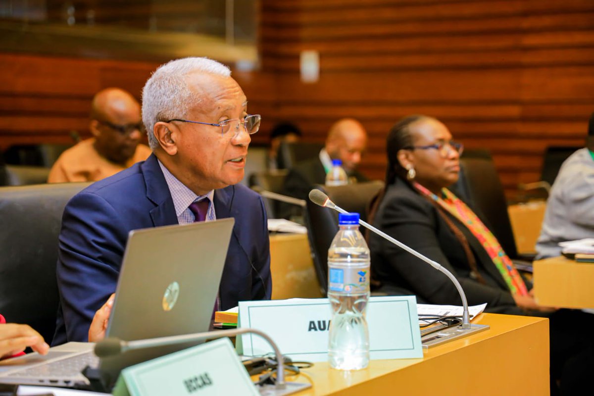 🔔 Conseil des ministres du 9 avril 2025 : Monsieur Jean Louis Andriamifidy est nommé Président du CSI. Une nomination qui vient renforcer l'engagement de l'État dans la mise en œuvre de la Stratégie Nationale de Lutte Contre la Corruption 2025-2030. #CSI #SNLCC2025_2030 #LCC