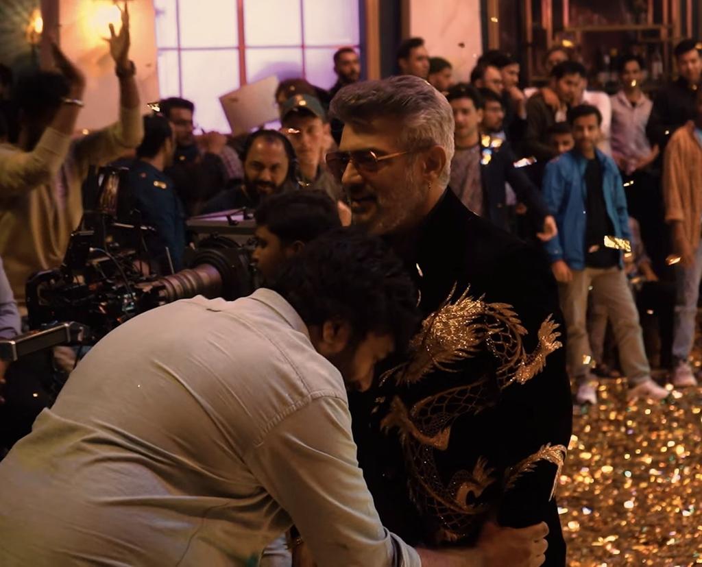 kollywoodnow's tweet photo. #GoodBadUgly – Fanboy Fireworks from Adhik! 😎💥

#AdhikRavichandran celebrates Vintage #AjithKumar with non-stop mass scenes!

Not deep in story, but full of whistle-worthy AK moments from start to end! A treat for true #AKians! 👑#AjithKumar https://t.co/hApChAXNGd