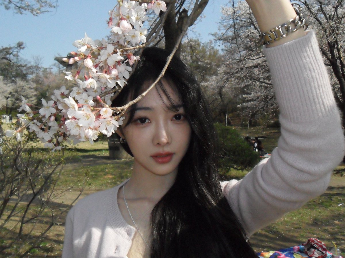 geenius_members's tweet photo. #예영이예영 

디카 감성 🌸 お花見行こよー

#지니어스 #Geenius
#예영 #Yeyoung #イェヨン https://t.co/O96wlKrbYq
