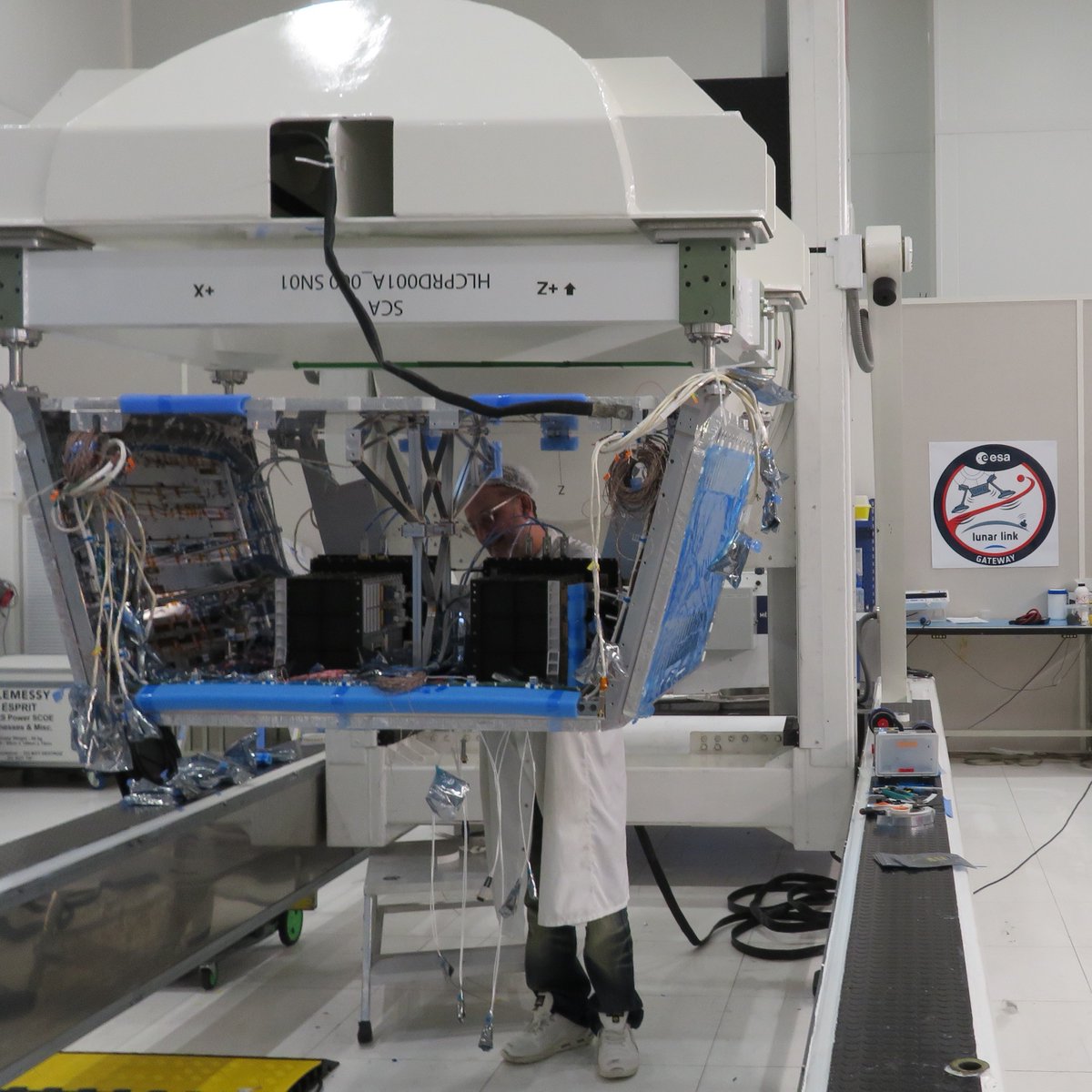 Human Spaceflight (@esaspaceflight) on Twitter photo ⚡🔋 First power-on! Lunar Link - <a href="/esa/">European Space Agency</a>'s telecommunication element for the <a href="/NASA_Gateway/">Gateway Lunar Space Station</a> - has been switched on at <a href="/Thales_Alenia_S/">Thales Alenia Space</a> in Cannes 🇫🇷. Next step: integrating the rest of the units 🌑 #ForwardToTheMoon ⚡🔋 First power-on! Lunar Link - <a href="/esa/">European Space Agency</a>'s telecommunication element for the <a href="/NASA_Gateway/">Gateway Lunar Space Station</a> - has been switched on at <a href="/Thales_Alenia_S/">Thales Alenia Space</a> in Cannes 🇫🇷. Next step: integrating the rest of the units 🌑 #ForwardToTheMoon