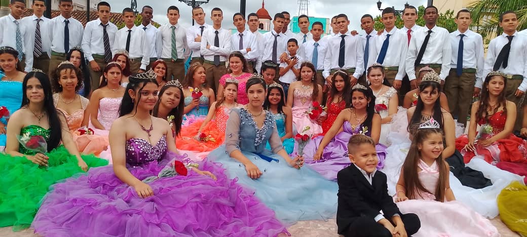 🎉 ¡Celebramos los "Quince Colectivos" en la Escuela Militar Camilo Cienfuegos de Sancti Spíritus! 

Una tradición que fortalece la unidad, disciplina y espíritu revolucionario de nuestros alumnos. ¡Felicidades!
#Cuba 🇨🇺