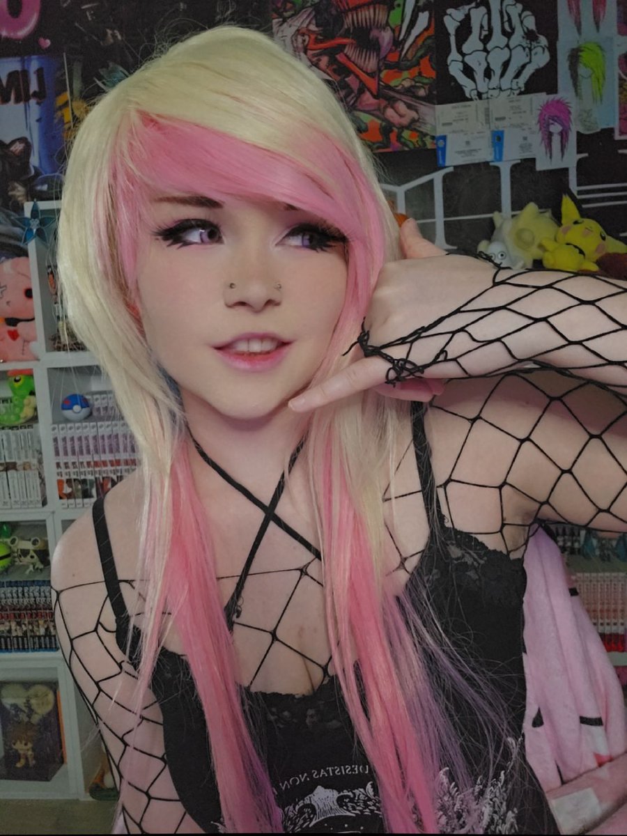 If you could tell me 1 thing on the phone what would you say? 💖
#emo #callme #BlondeBomber