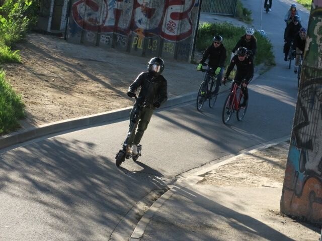 Speed bikes, monoroues et trottinettes débridés… La nouvelle plaie des cyclistes dans le Val-de-Marne
➡️ l.leparisien.fr/HuQO
