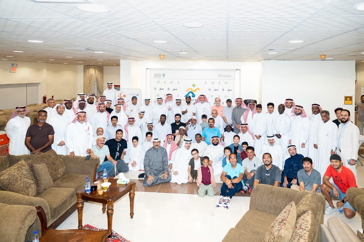mushatyanbu_org's tweet photo. في حفلين بهيجين لـ #جمعية_مشاة_ينبع بمناسبة #عيد_الفطر1446
احتفل فريق مشاة وهايكنج ينبع بـ80 مشاركا بمركز المودة برفقة عروض شعبية وضيافة من شاي حرس وNRG ومطبخ القمة 
وفريق #مشاة_ينبع_النسائي بـ40 مشاركة في الجوهرة مول
كرّمنا نجوم #ينبع_تمشي٤ ووزعناالجوائز🏅
شكرا كل من حضر وأسعدنا https://t.co/HnbGmzkxQJ